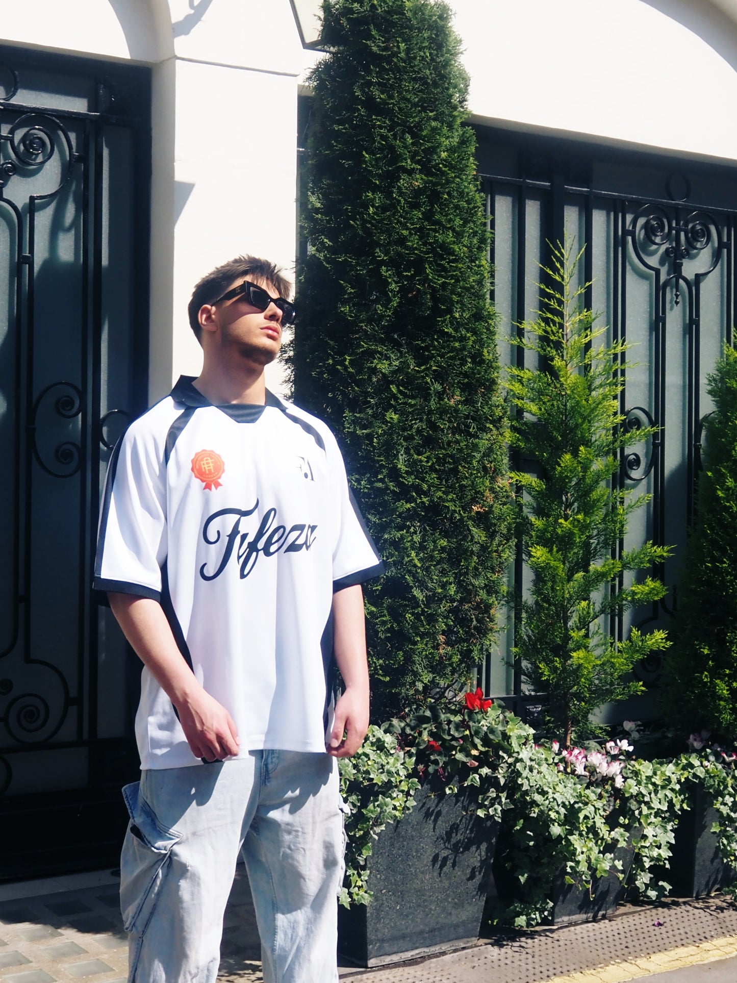 FAFEZA JERSEY LOGO WHITE AND BLACK