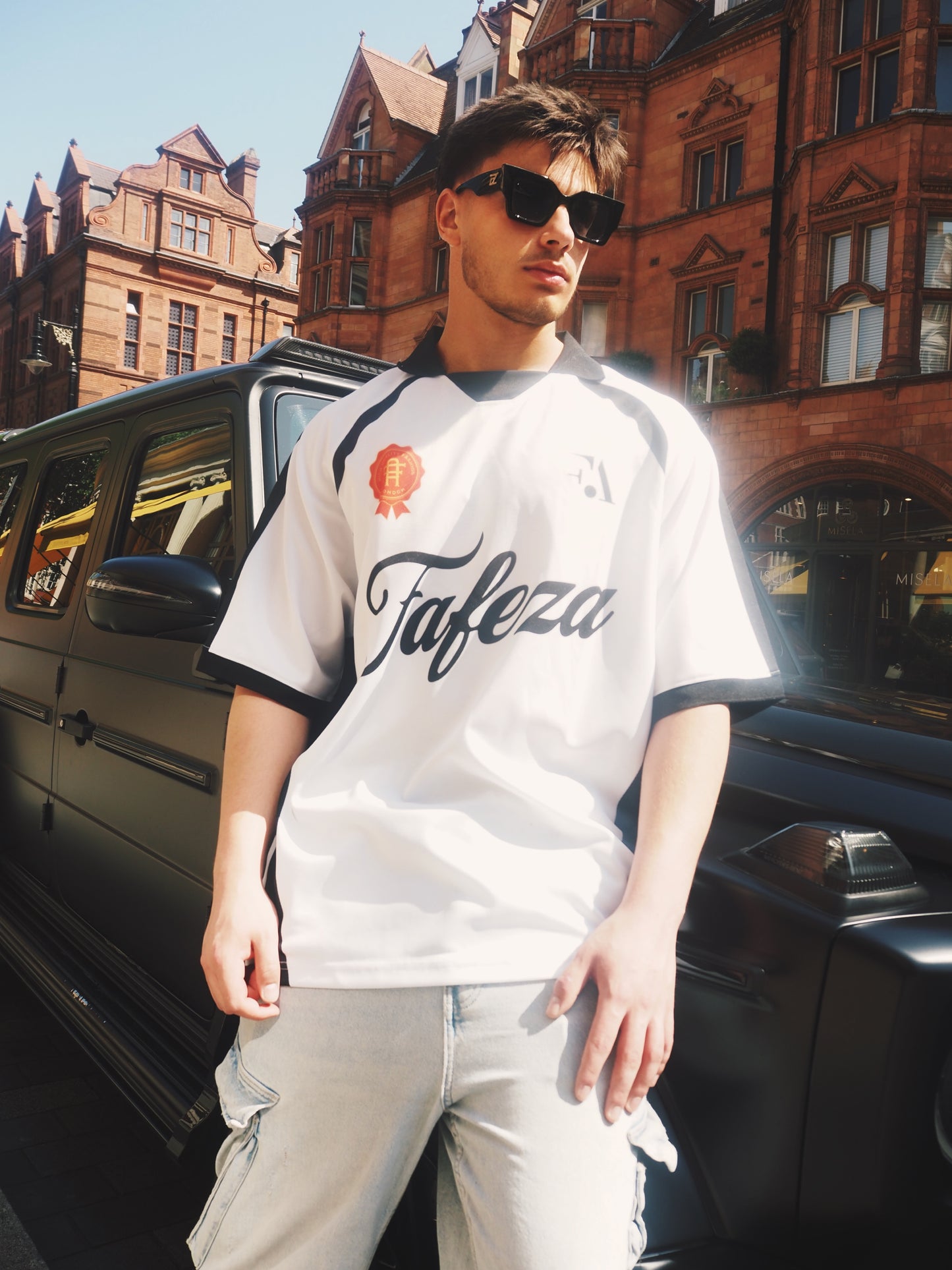 FAFEZA JERSEY LOGO WHITE AND BLACK